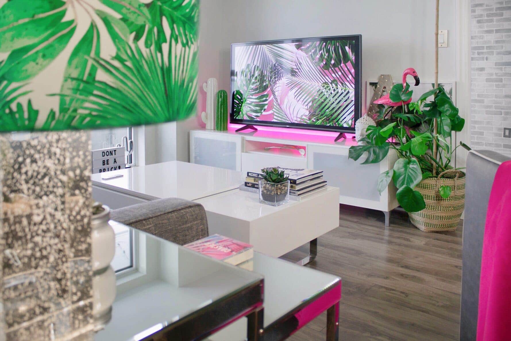Tropical Living Room Furniture: Create your Own Home Paradise