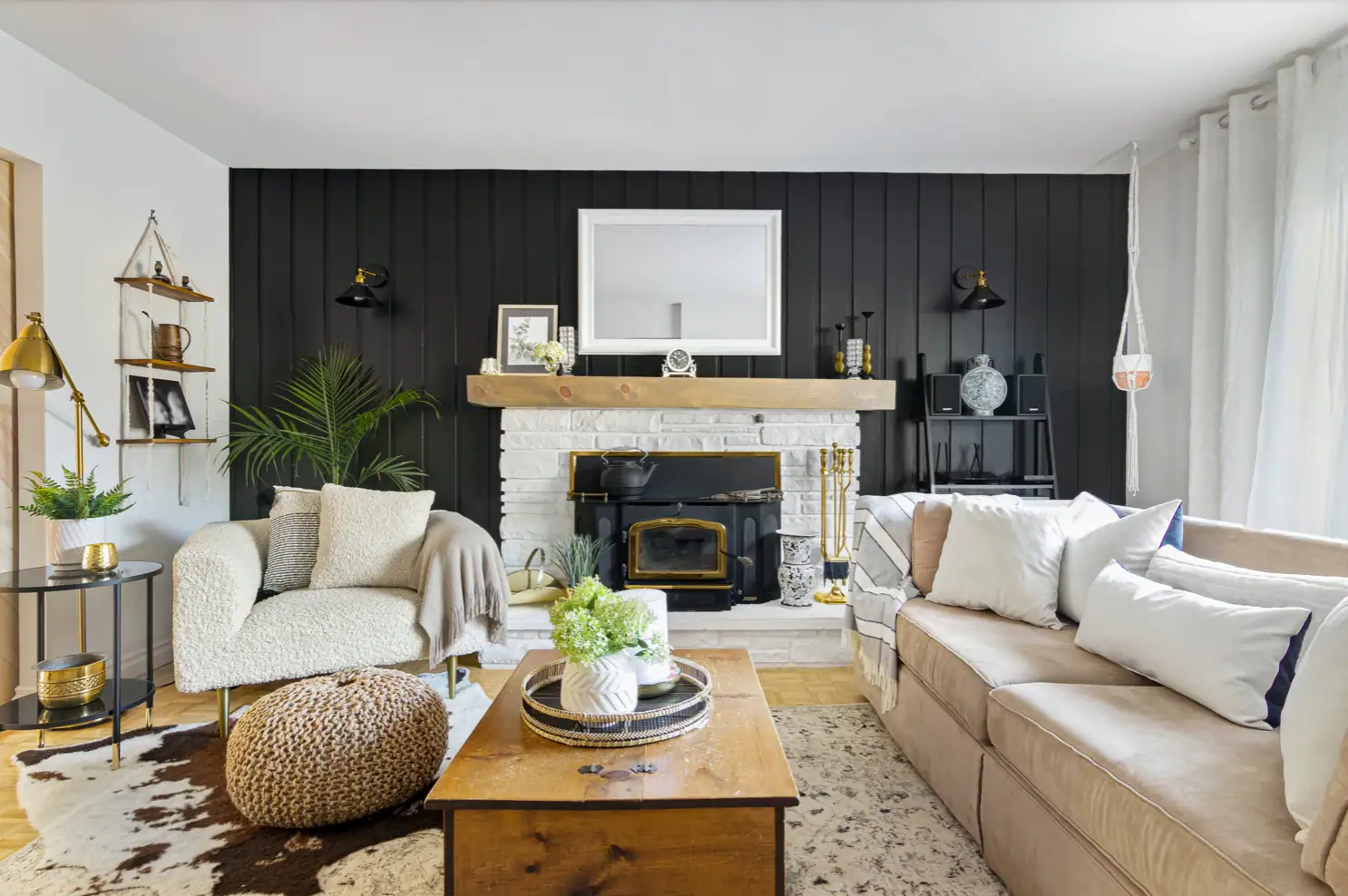 Luxury Black Living Room: 6 Bold Design Ideas for You!