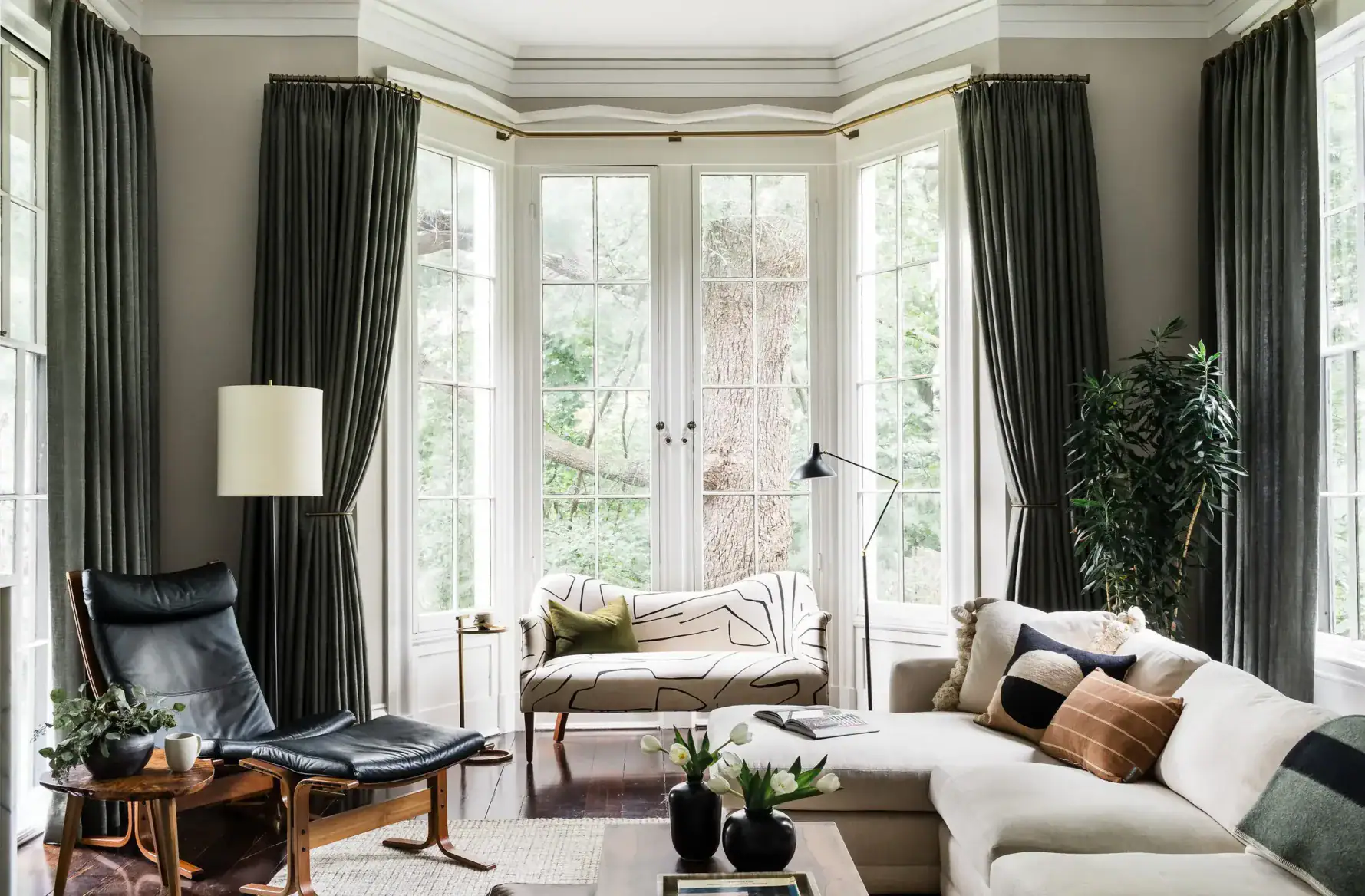 5 Curtains Living Room Hacks: Achieve a Luxe Look Effortlessly!