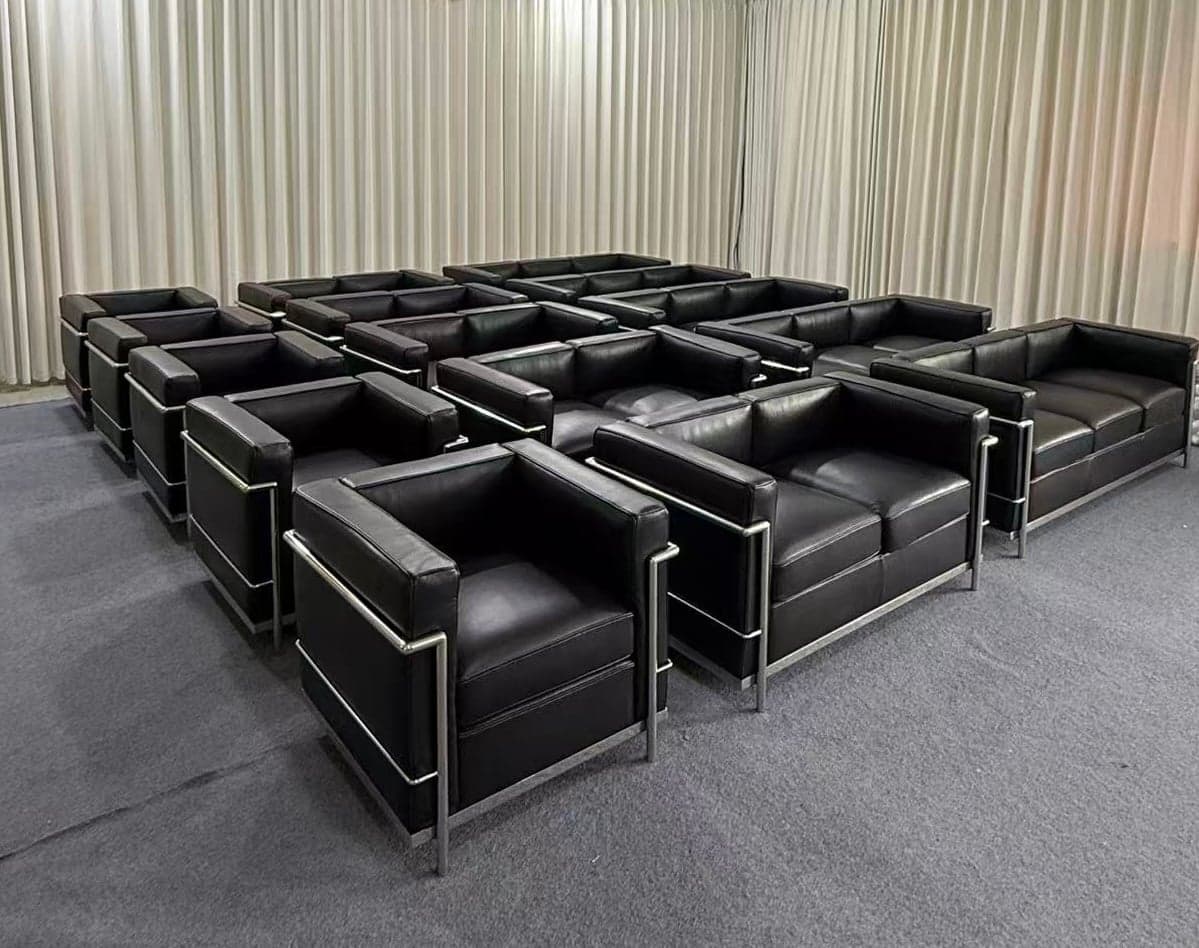 Peter Corbusier LC2 armchair installed