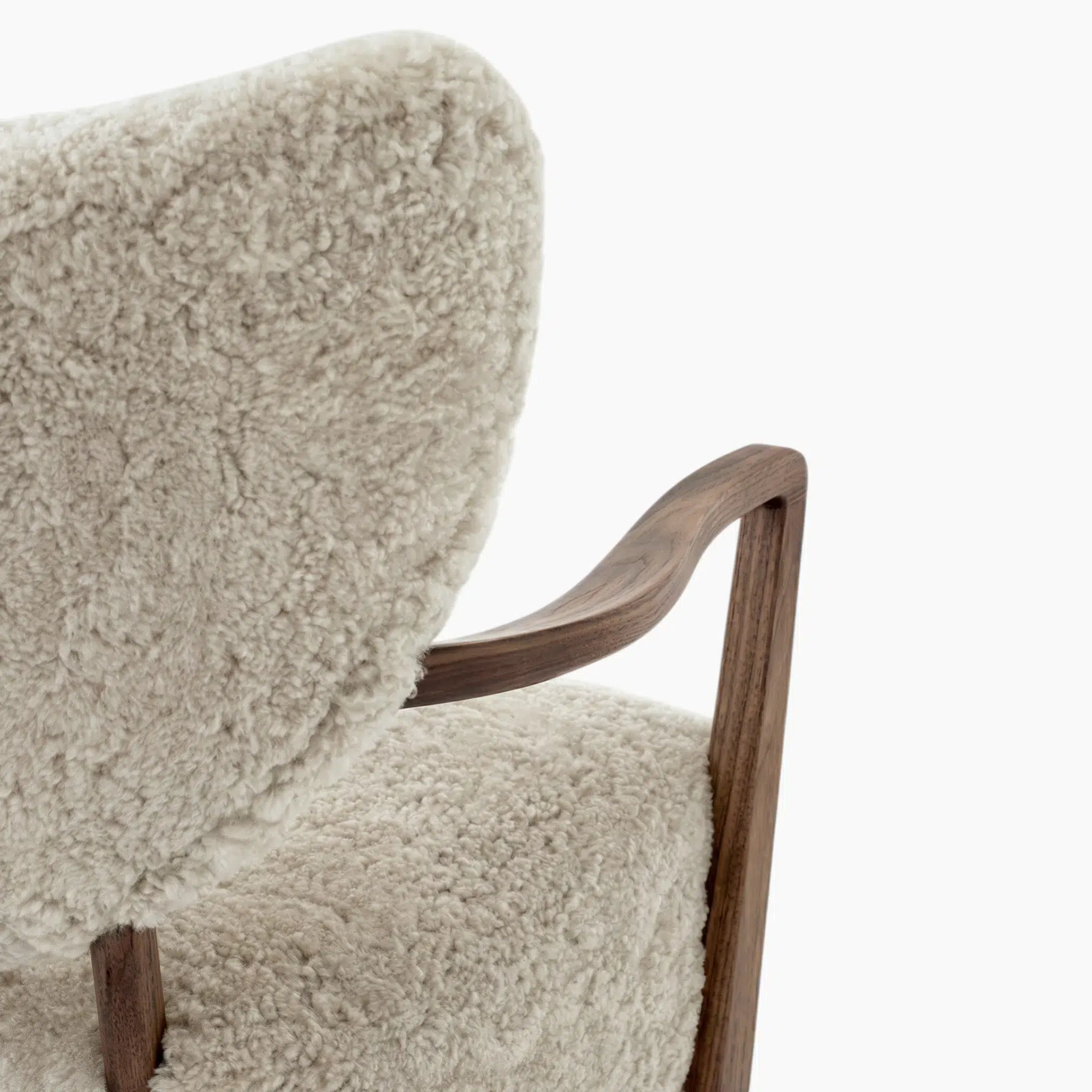 Wulff ATD2 Chair and Ottoman | Sohnne