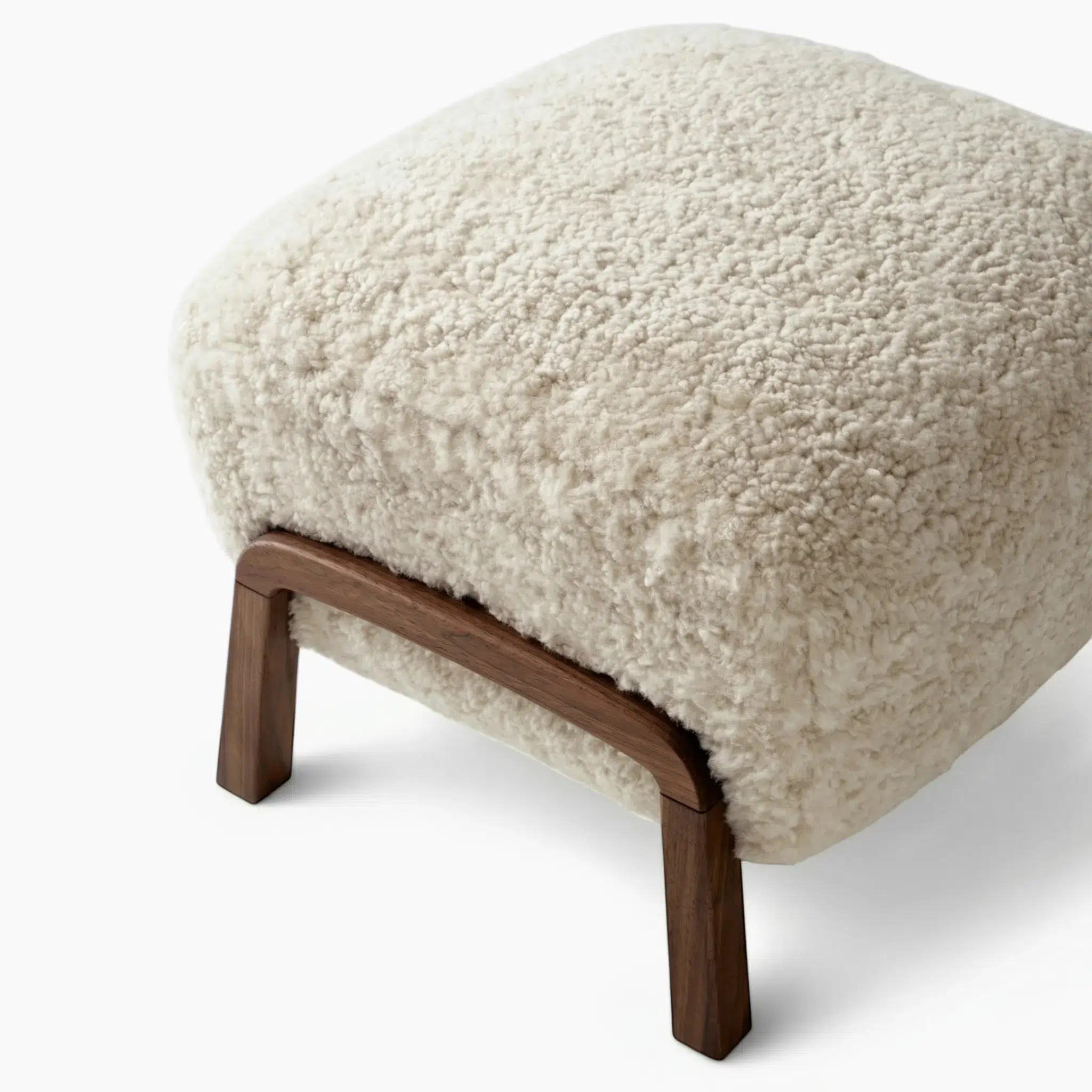 Wulff ATD2 Chair and Ottoman | Sohnne