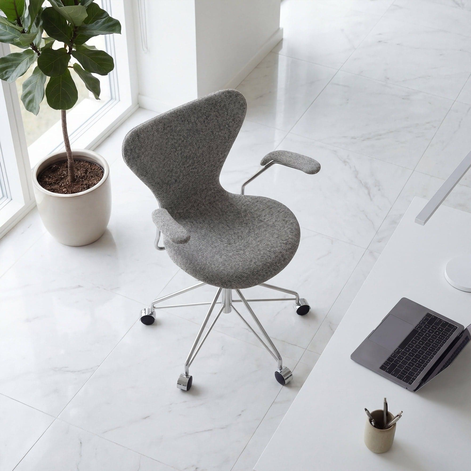 Series 7 Office Chair, view 5