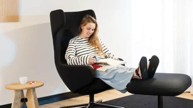 5 Benefits of a High Back Couch in The America Minimalist Home
