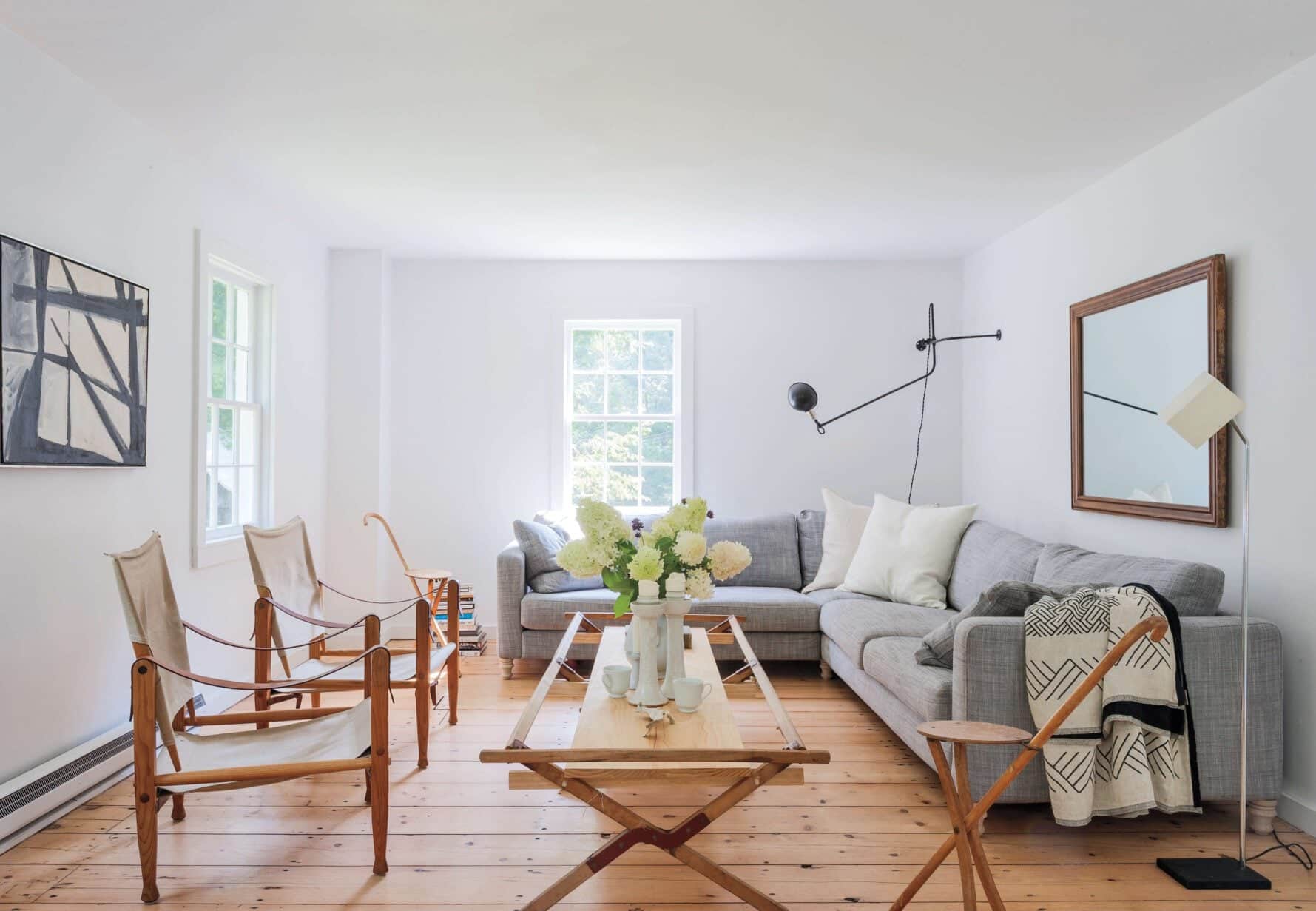 How to Make a Small Room Look Bigger with 6 Best Tricks