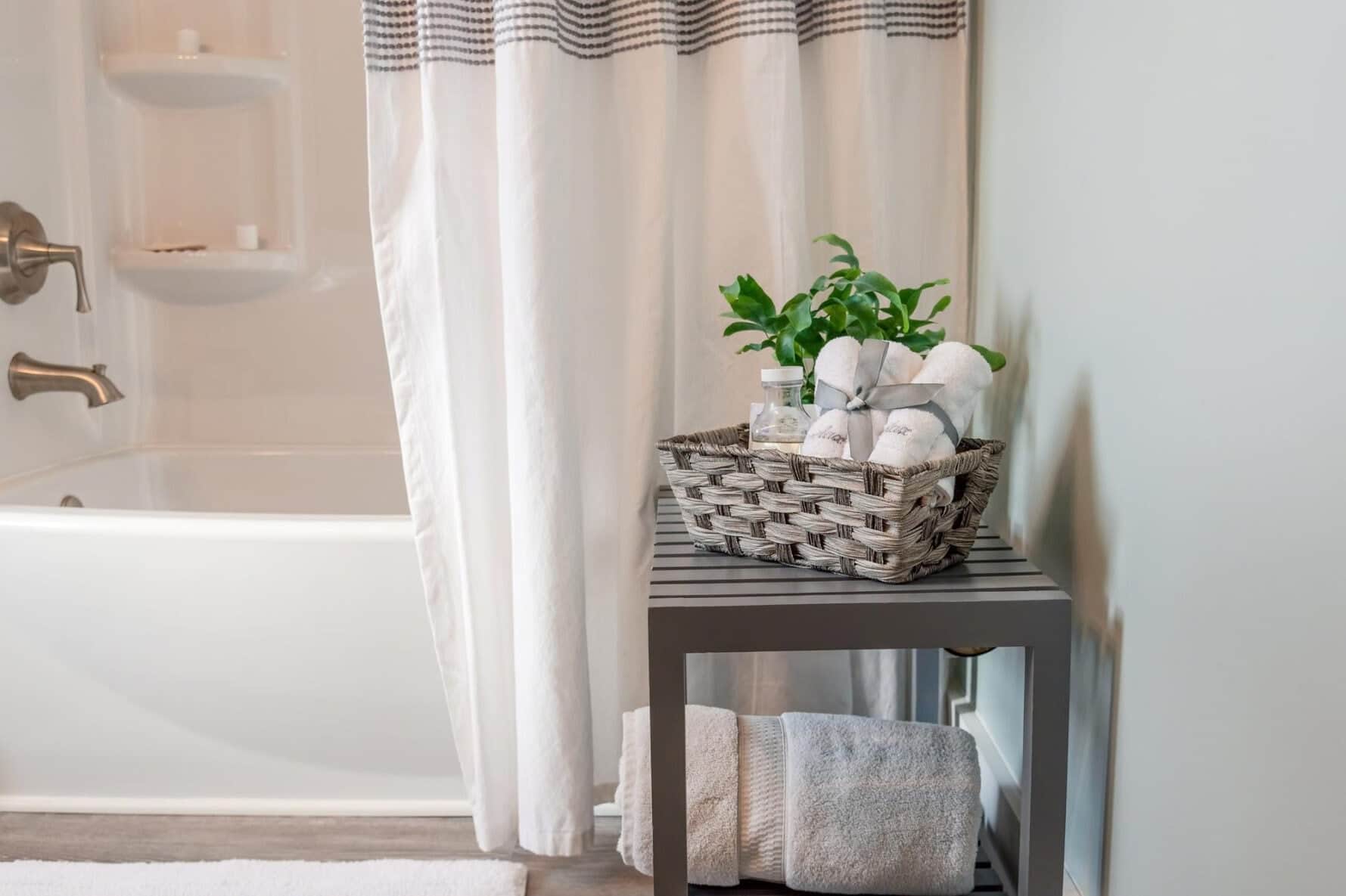 Shower Curtain Ideas for Small Bathrooms: Space-Saving Tips
