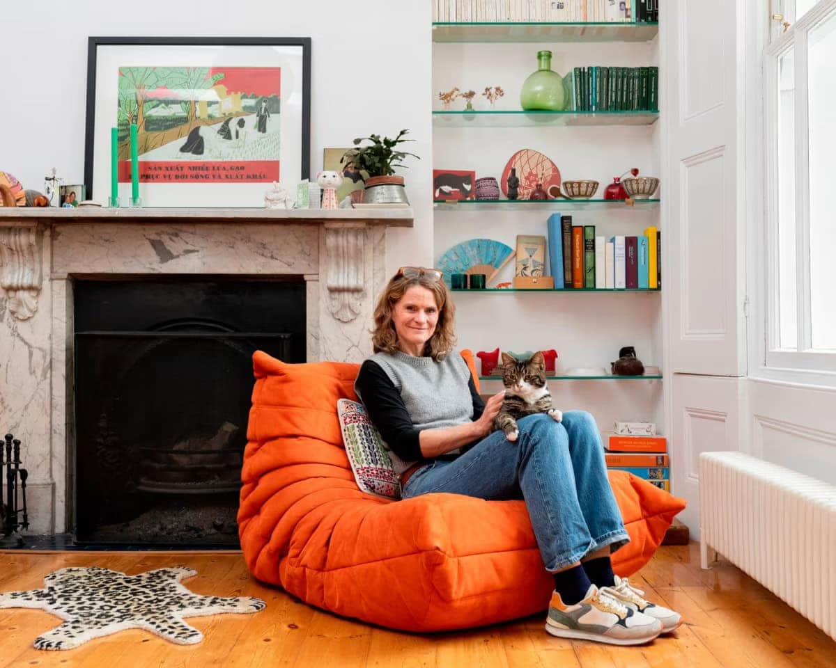Make Tight Spaces Work with 4 Best Sofa for Small Living Rooms