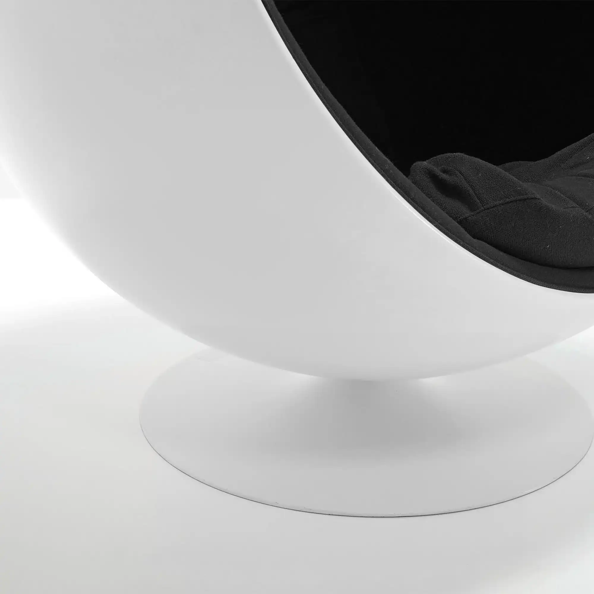 High-Gloss Gelcoat Finish
