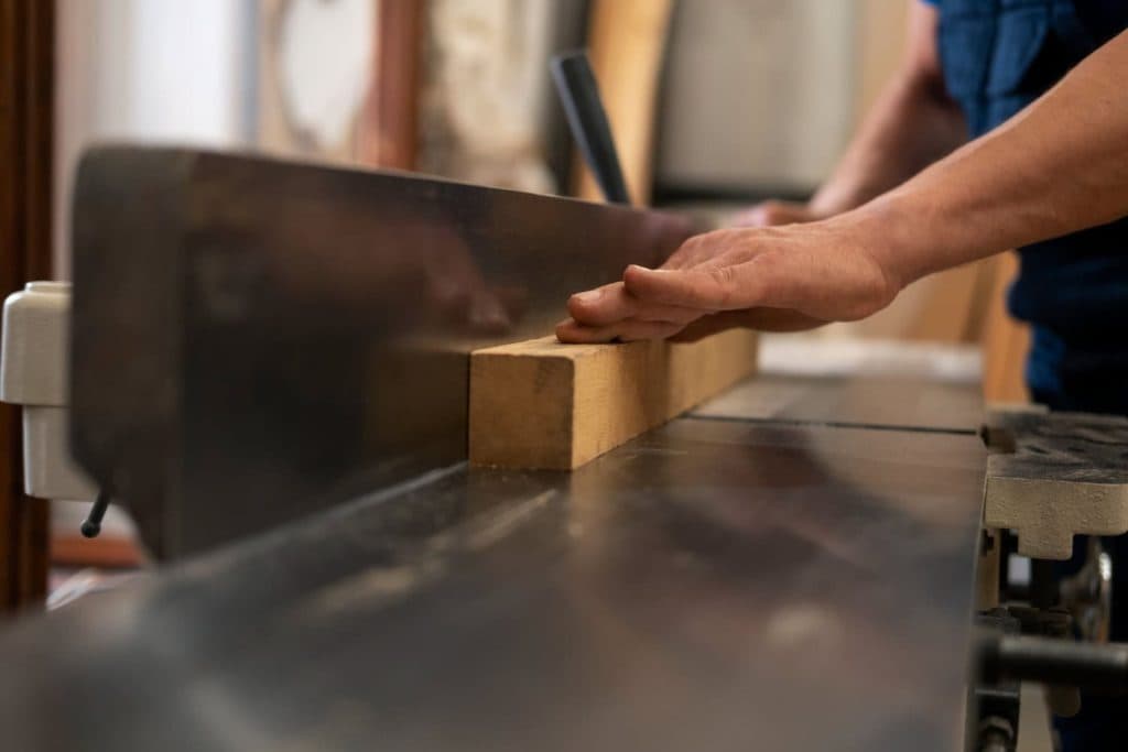 Cutting wood, environment