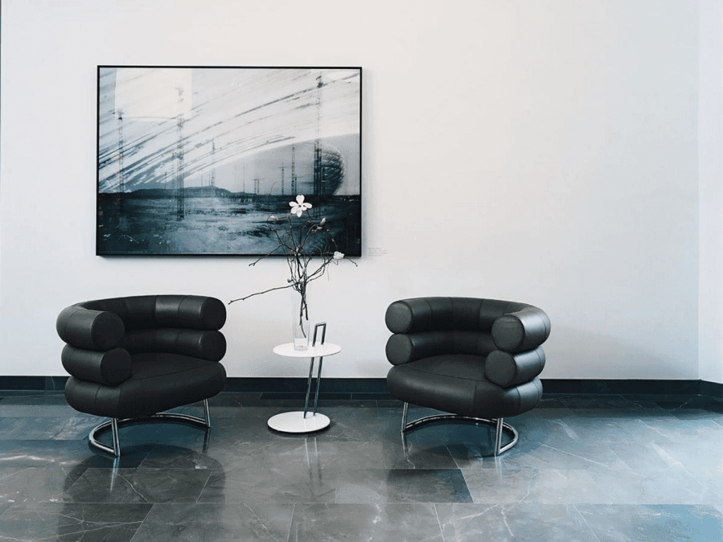 Minimalist Chairs for Small Spaces