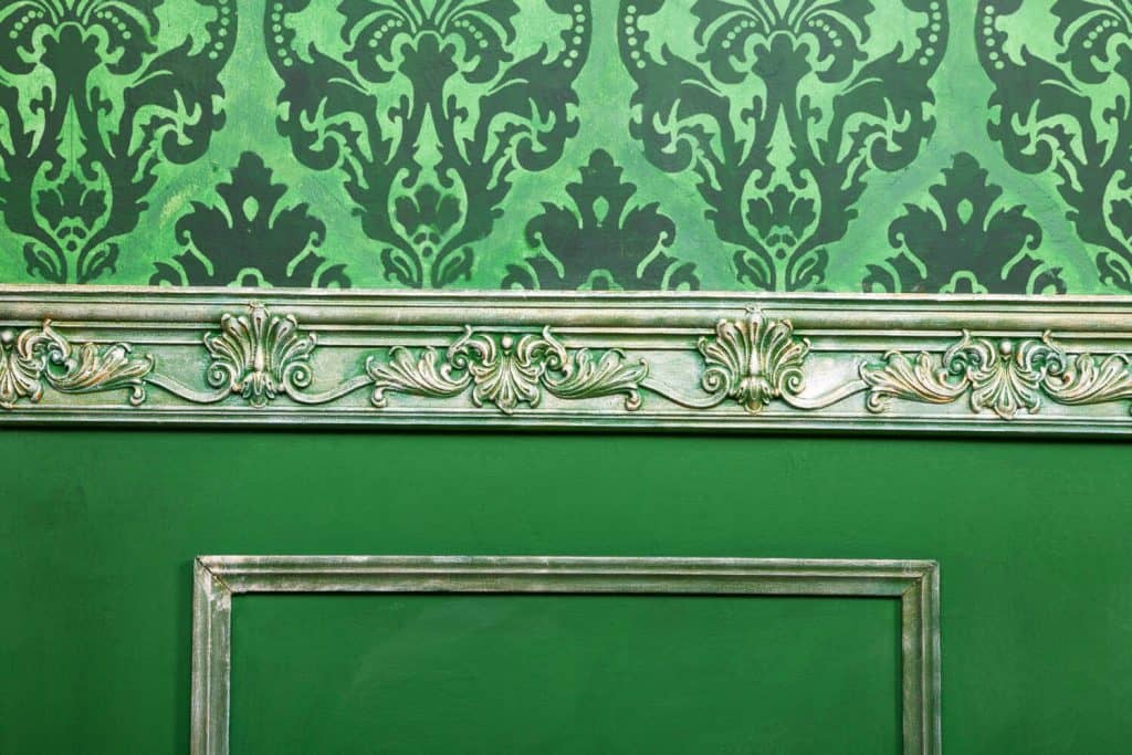 how to make a room look bigger with paint