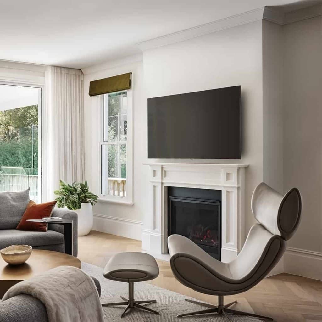 Imola Chair - One of The Best Lounge Chair for Neck Pain
