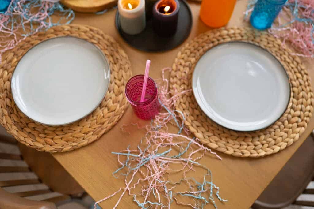 simple yet cozy table interior