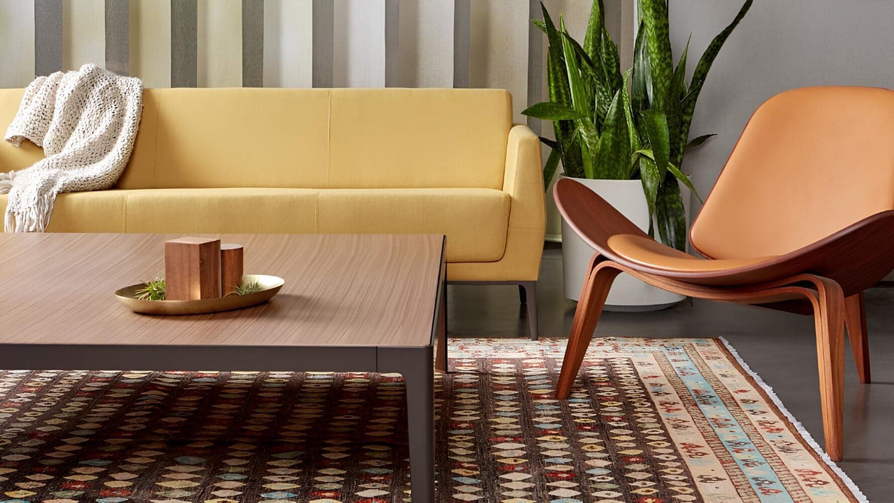 Top 5 Accent Chairs for a Minimalist Home: Our Picks