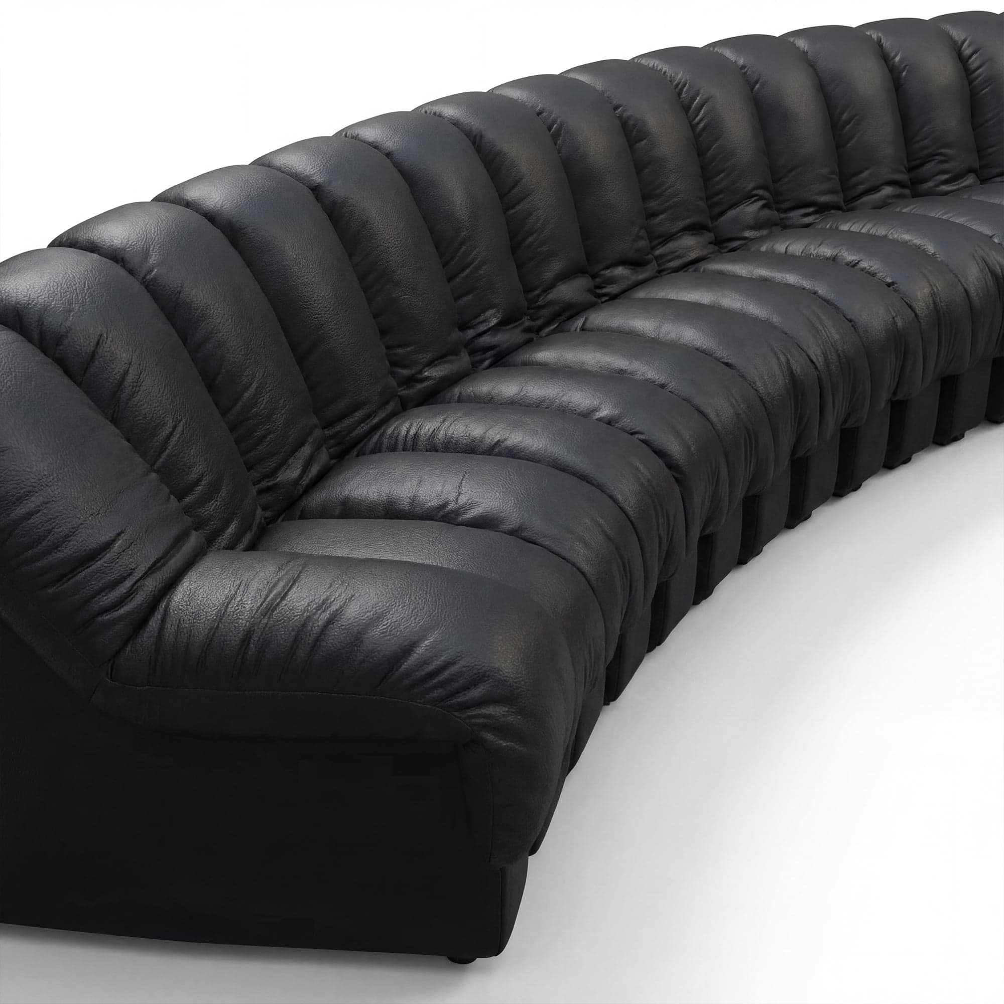 DS 600 Sofa Black | Sohnne