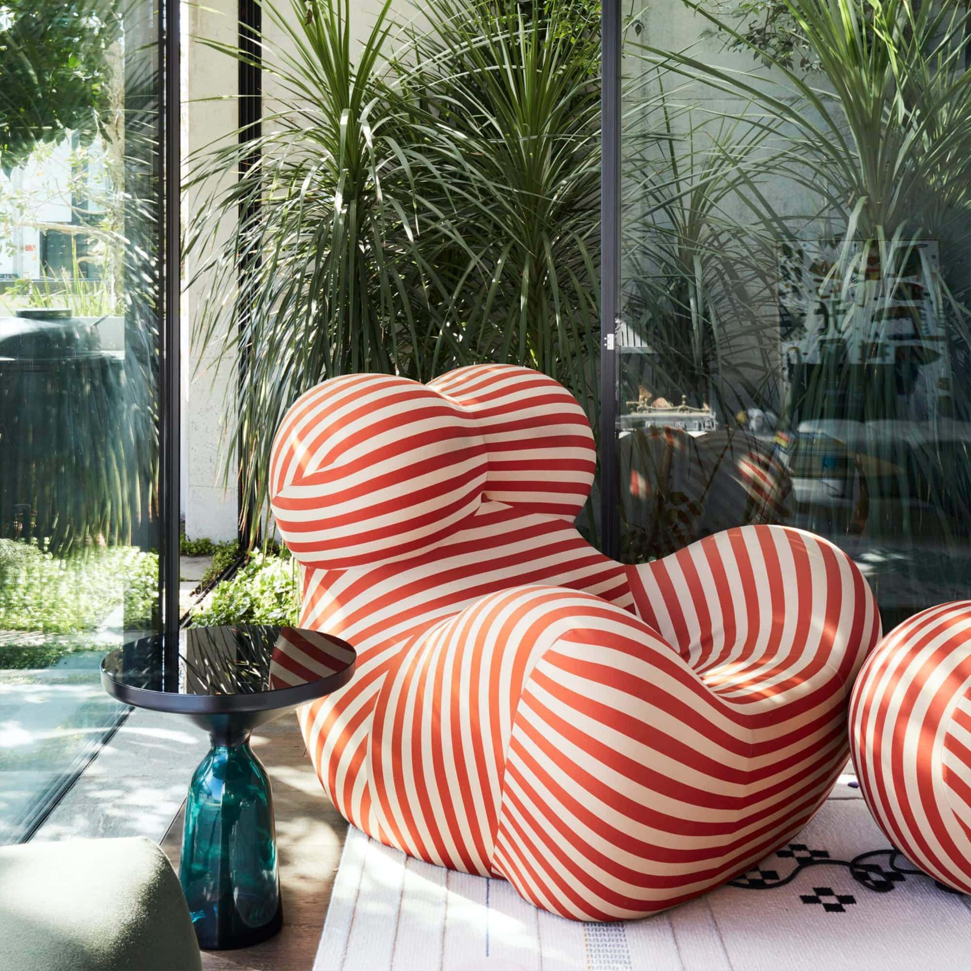 La Mamma Armchair and Ottoman