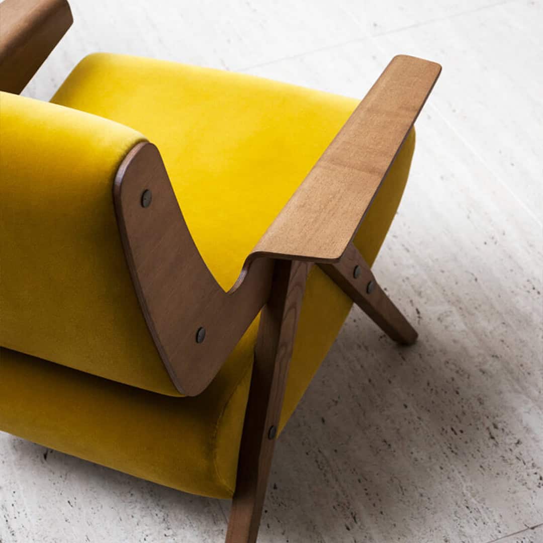 Winged Armrest Design