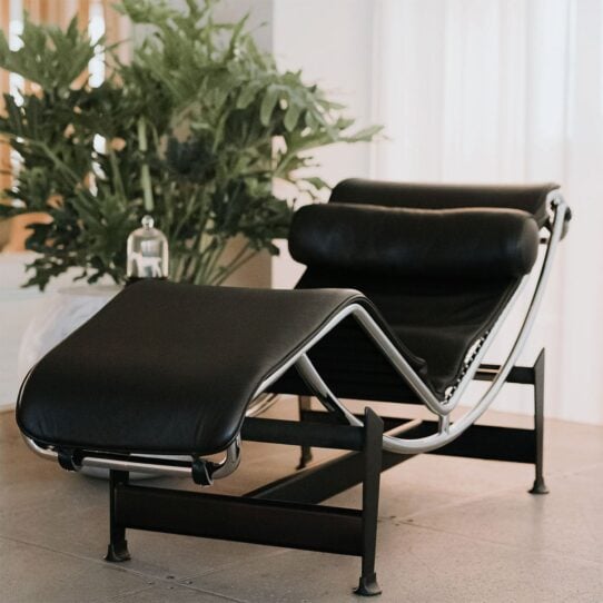 ChaiseLoungeChair Black 10 - LC4 Chaise Lounge Replica