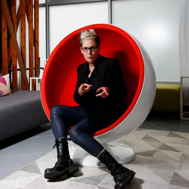BallChair Red 2 7ab5391f 6729 4be2 abf1 e7122fa920e6 - Ball Chair Replica