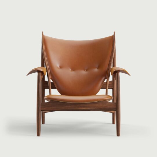 Sleek and Ergonomic Chieftain Chair Replica