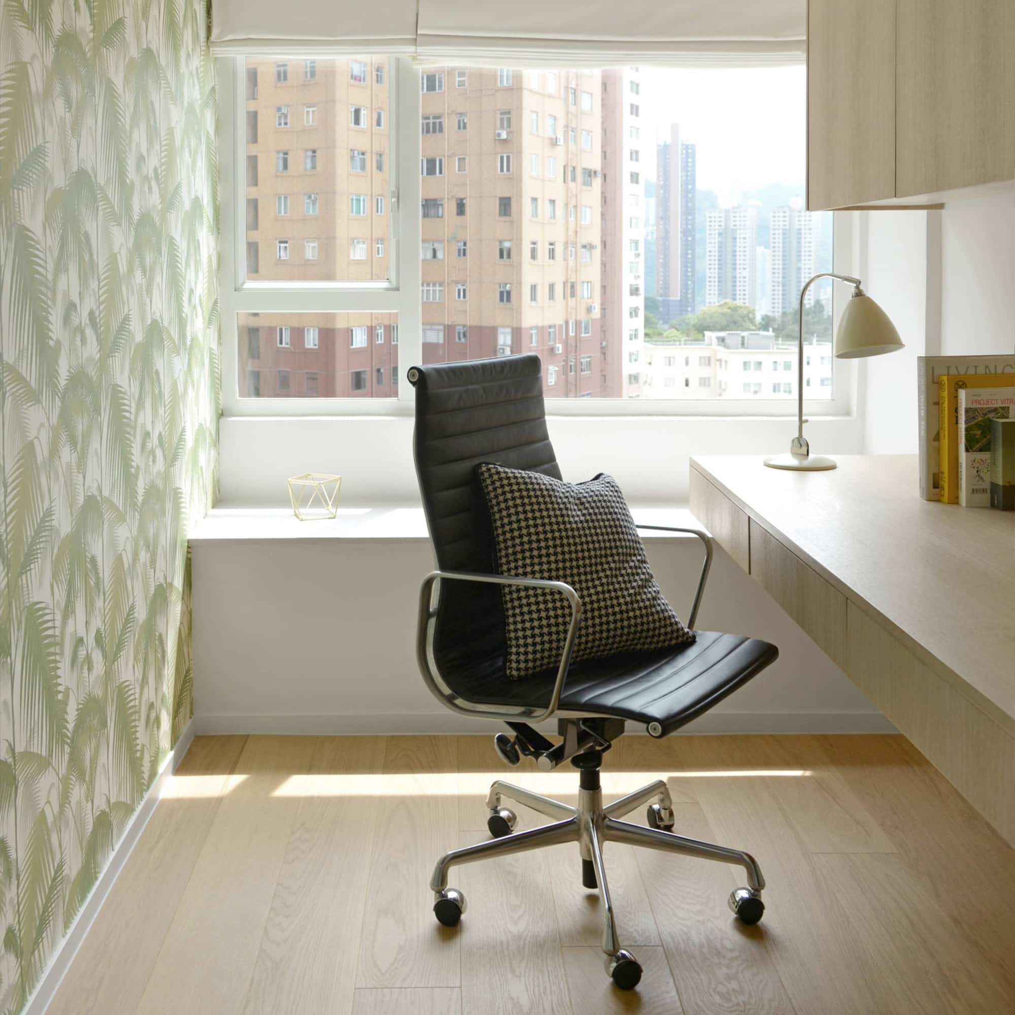 Eames Office Chair Replica - Stylish and Supportive
