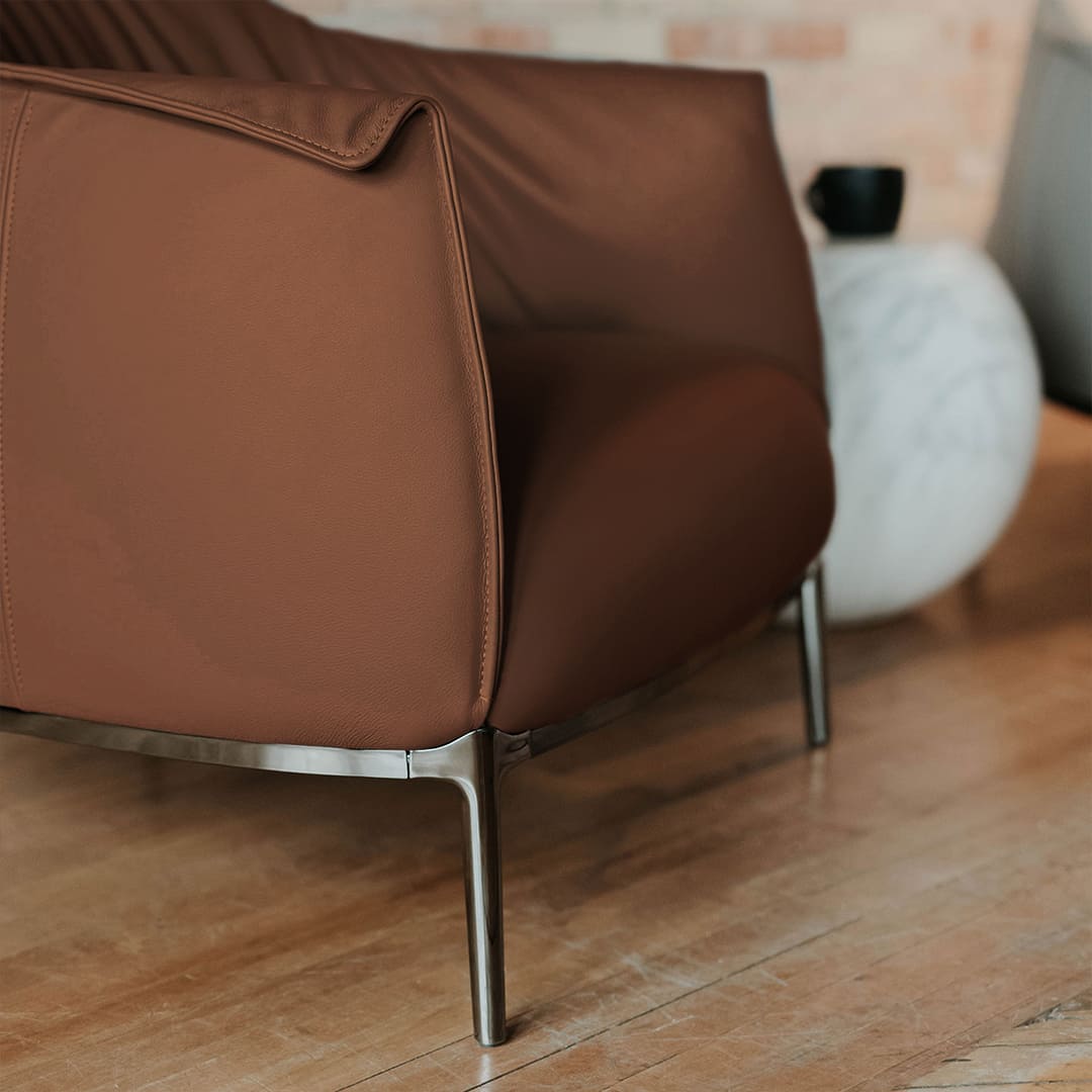 Create a stylish and cozy living space with the Archibalad Armchair Replica! Perfect for any home or office, this luxurious chair offers unbeatable comfort plus long-lasting strength, so you can kick back in ultimate relaxation.