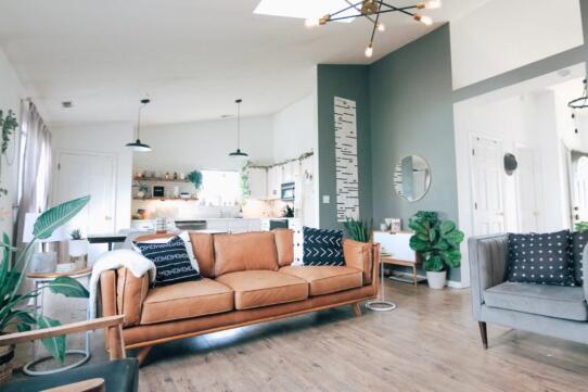 licing space sofa
