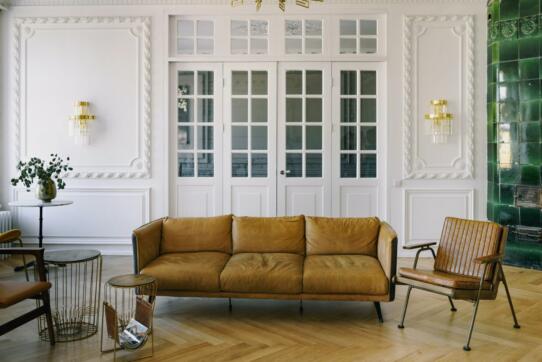 Best Lounge Chair Reading | Sohnne® upholstery vs leather scaled - upholstery vs leather