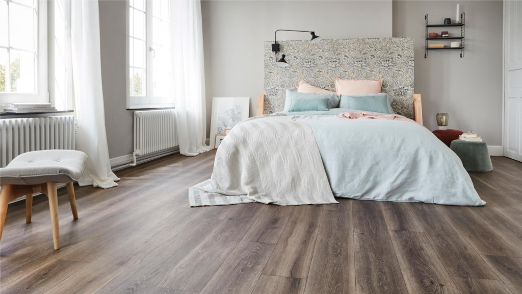 Laminate vs Vinyl Flooring - A Comprehensive Comparison 2023