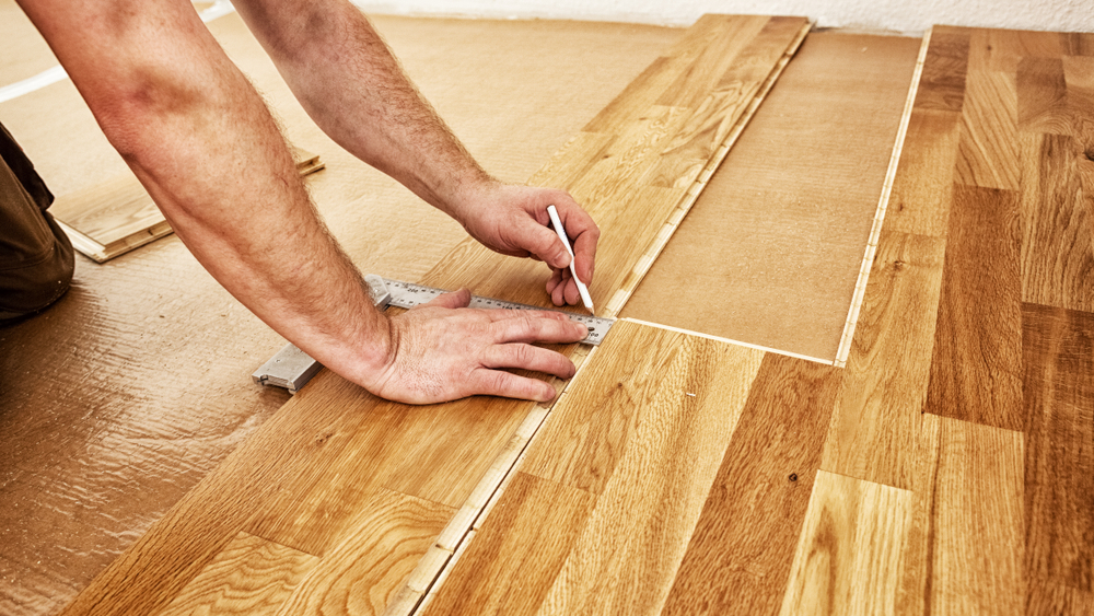 Laminate vs Vinyl Flooring - A Comprehensive Comparison 2023