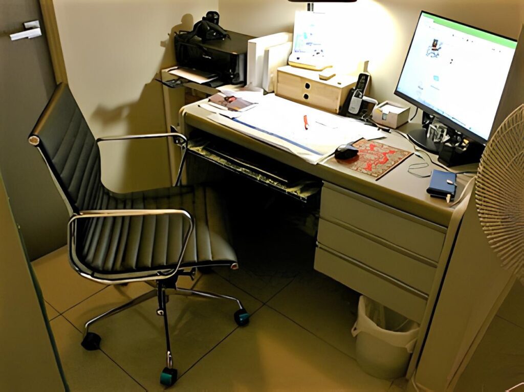 Why Everyone Needs a Swivel Chair? 5 Benefits of Using Swivel Chair!