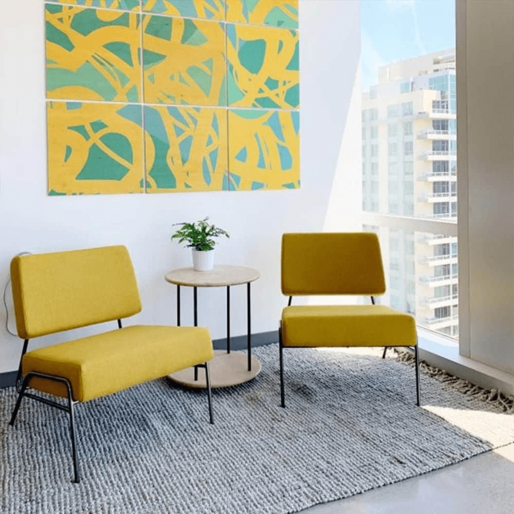 How to Choose Accent Chairs for a Minimalist Home - Easy Guide