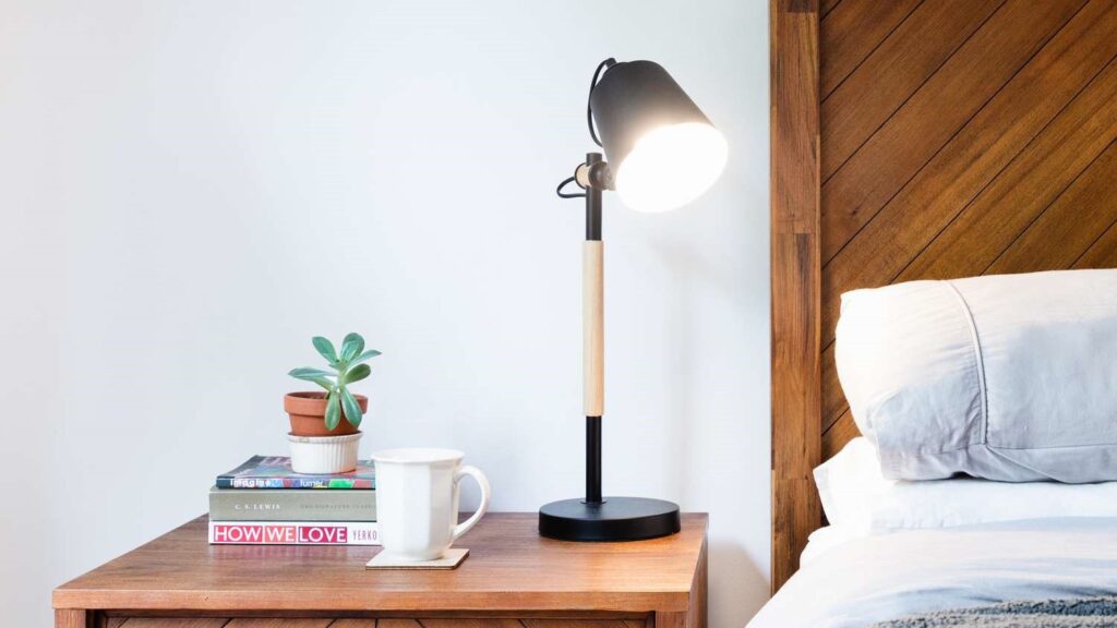 bedside table lamps for reading