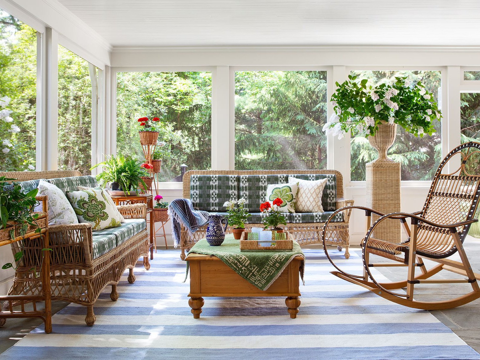 9 Sunroom Ideas Decor to Bedazzle Your Oasis