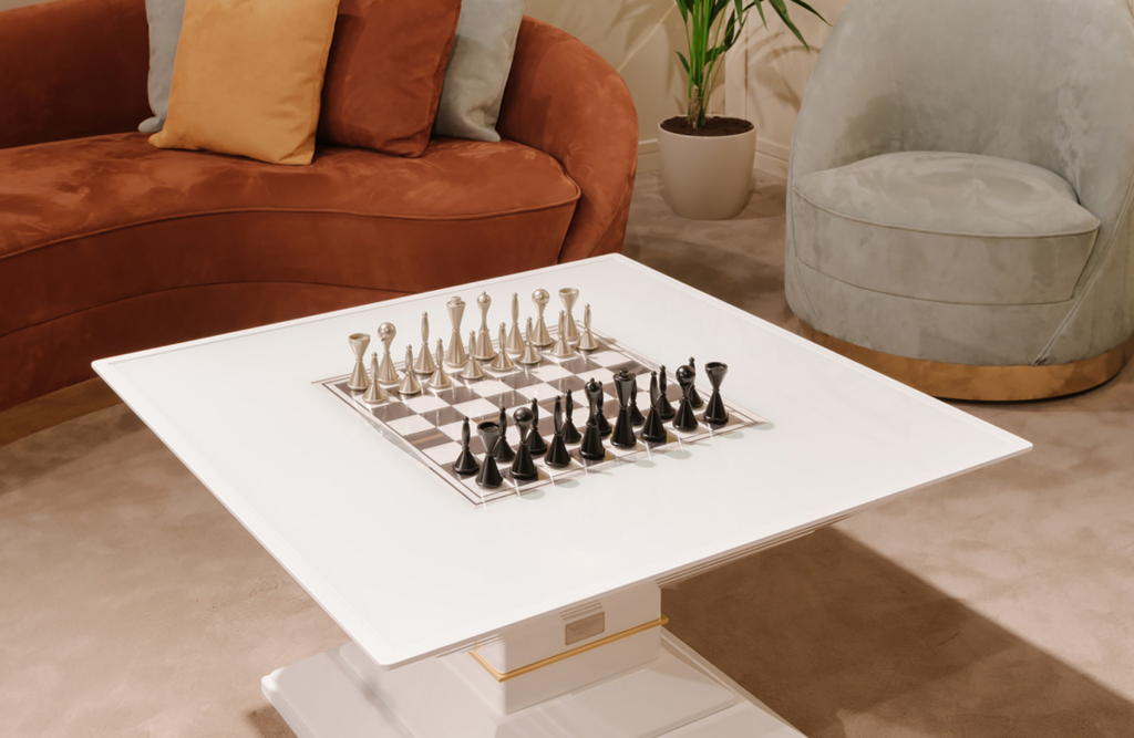 to decorate a coffee table with chess
