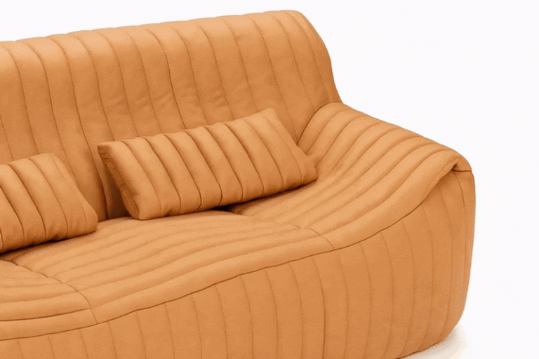 Gif SandraSofa1 - Sandra