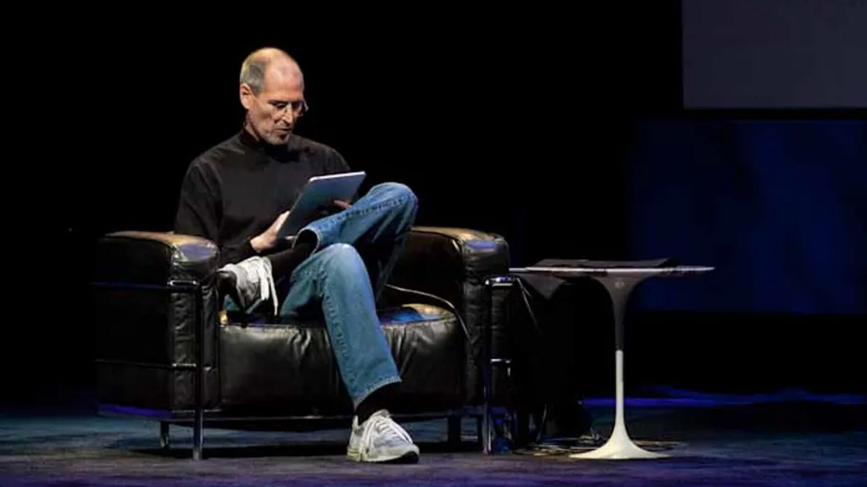 Steve Jobs - iPad (2010)