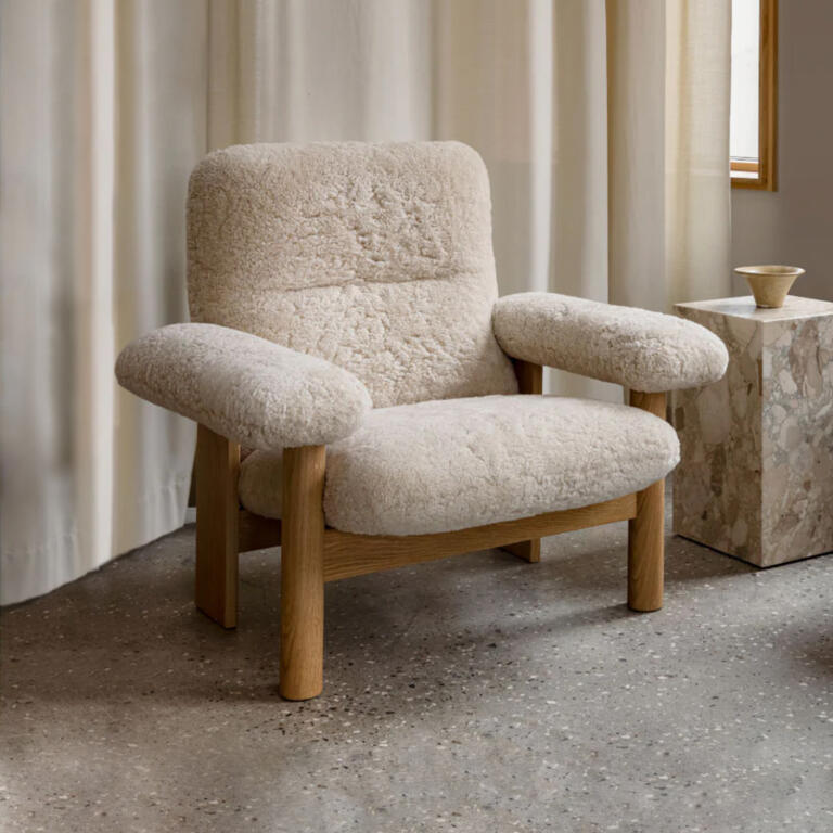 Brasilia Lounge Chair and Ottoman Replica