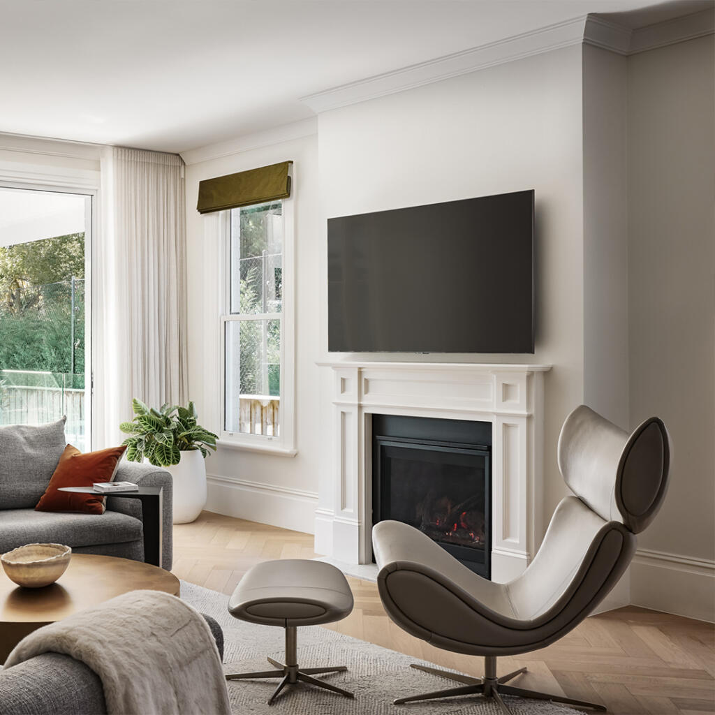 Imola Chair - One of The Best Lounge Chair for Neck Pain