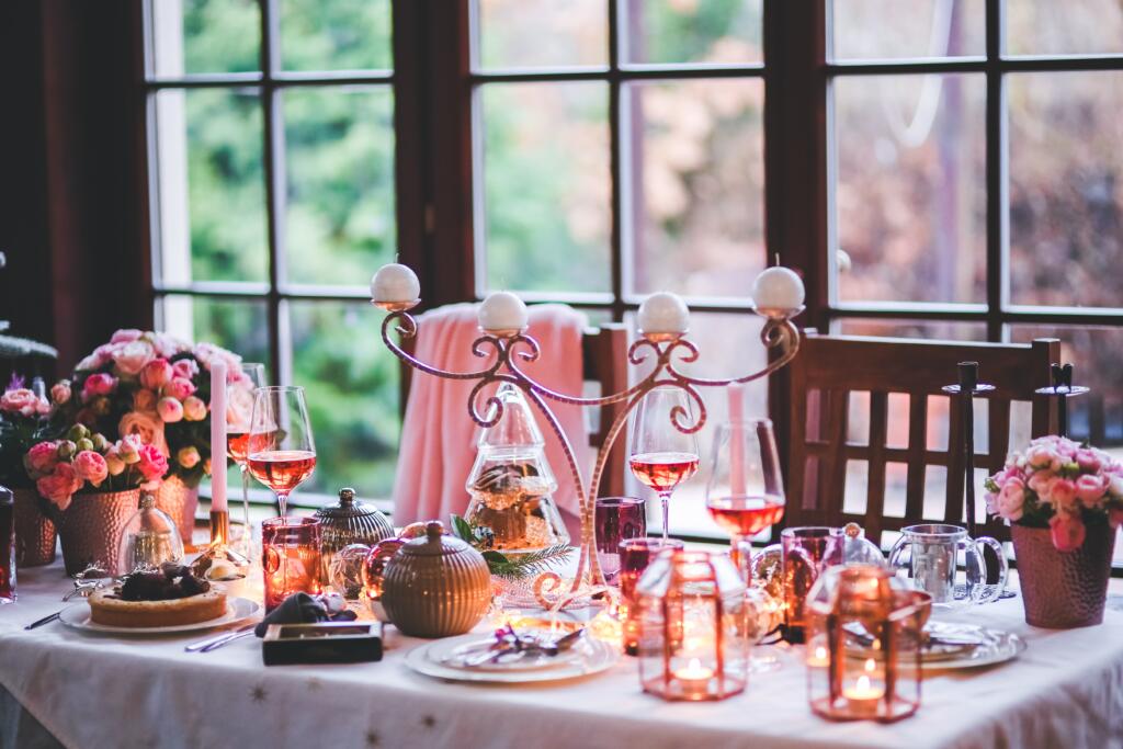 vintage style dining table