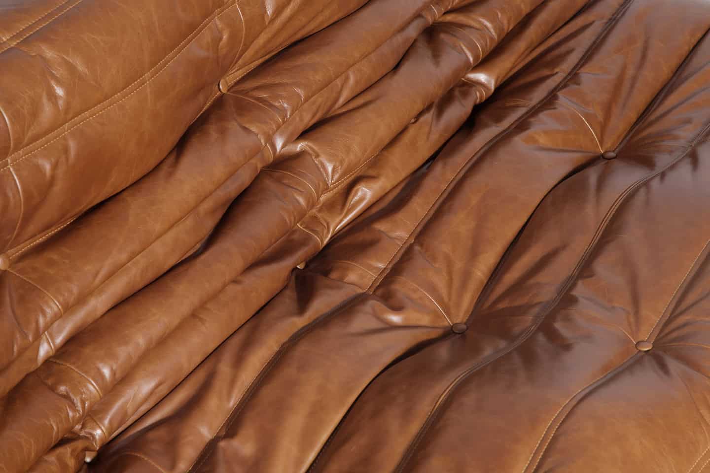 Ducaroy Configuration Leather Features 2 - Togo Configuration