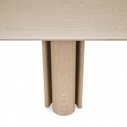 Elefant Table Replica 4
