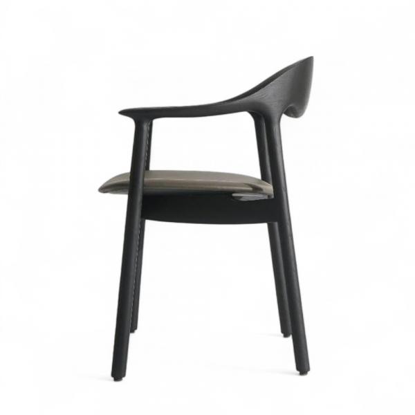 Huska Chair Replica 3