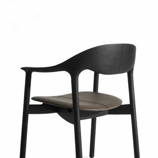 Huska Chair Replica 7