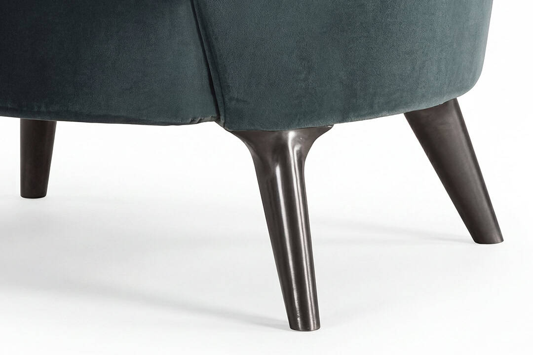 Aston Chaise Lounge - Feature D