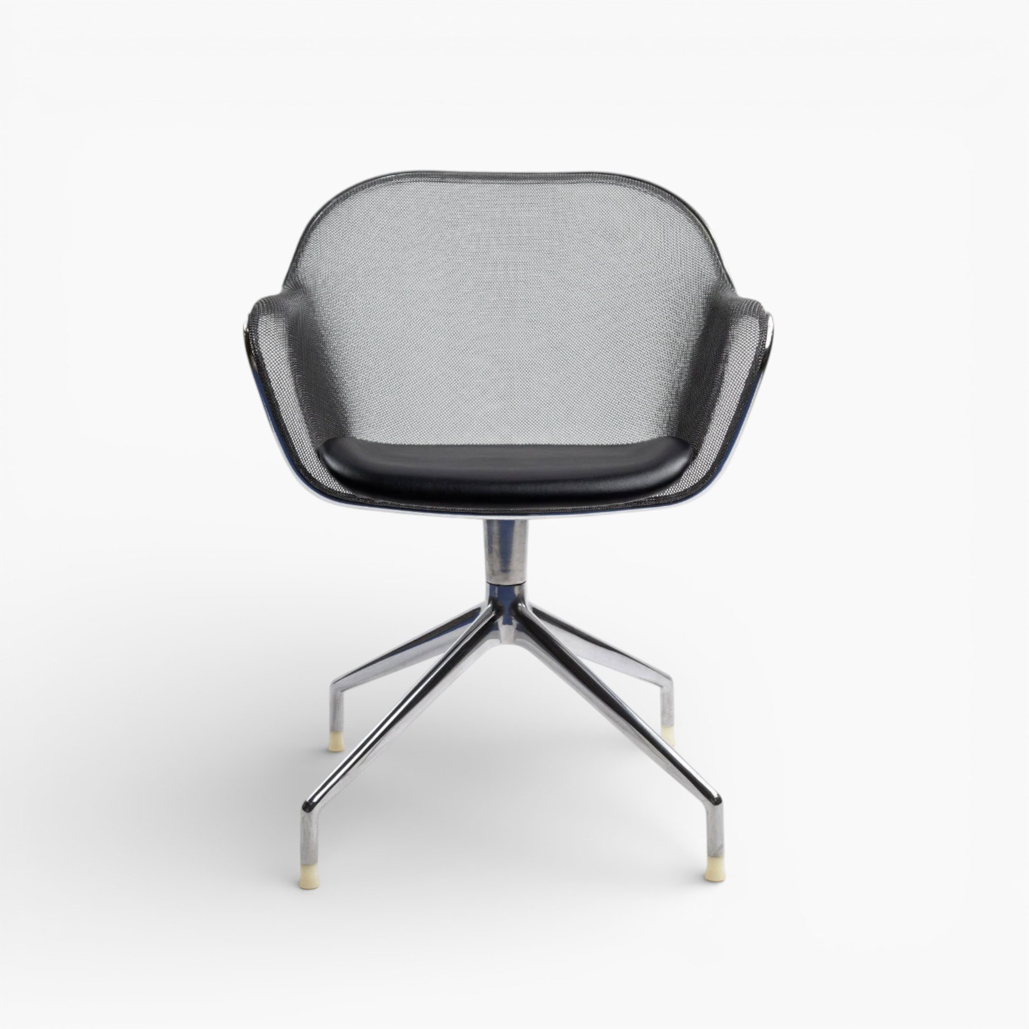 Iuta Swivel Chair Black wbg 1
