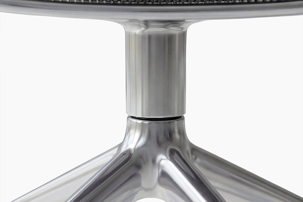 Iuta Swivel Chair Detail 1