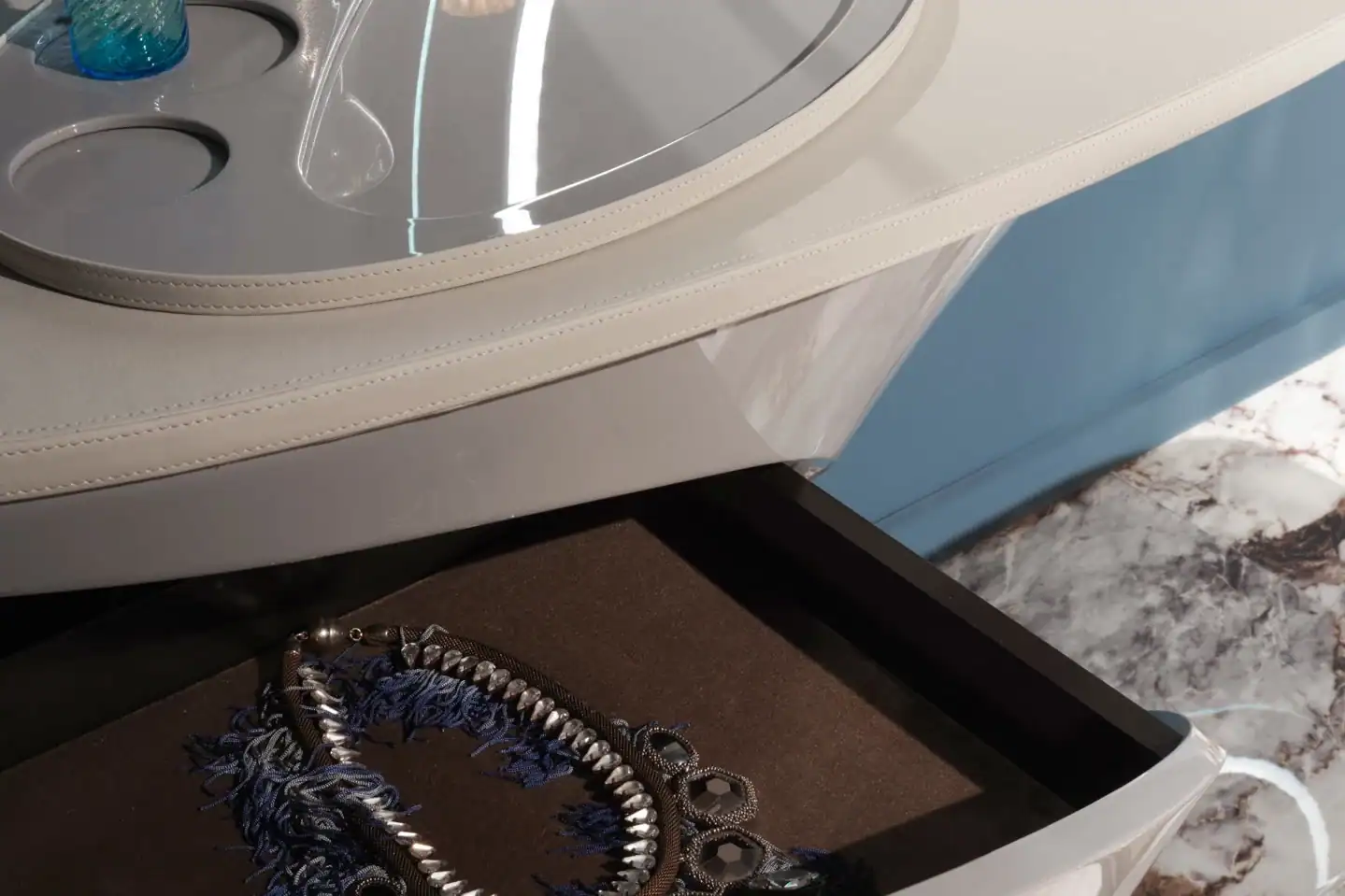 Jet Plane Vanity Tables in Grey Lacquered Wood Features 3