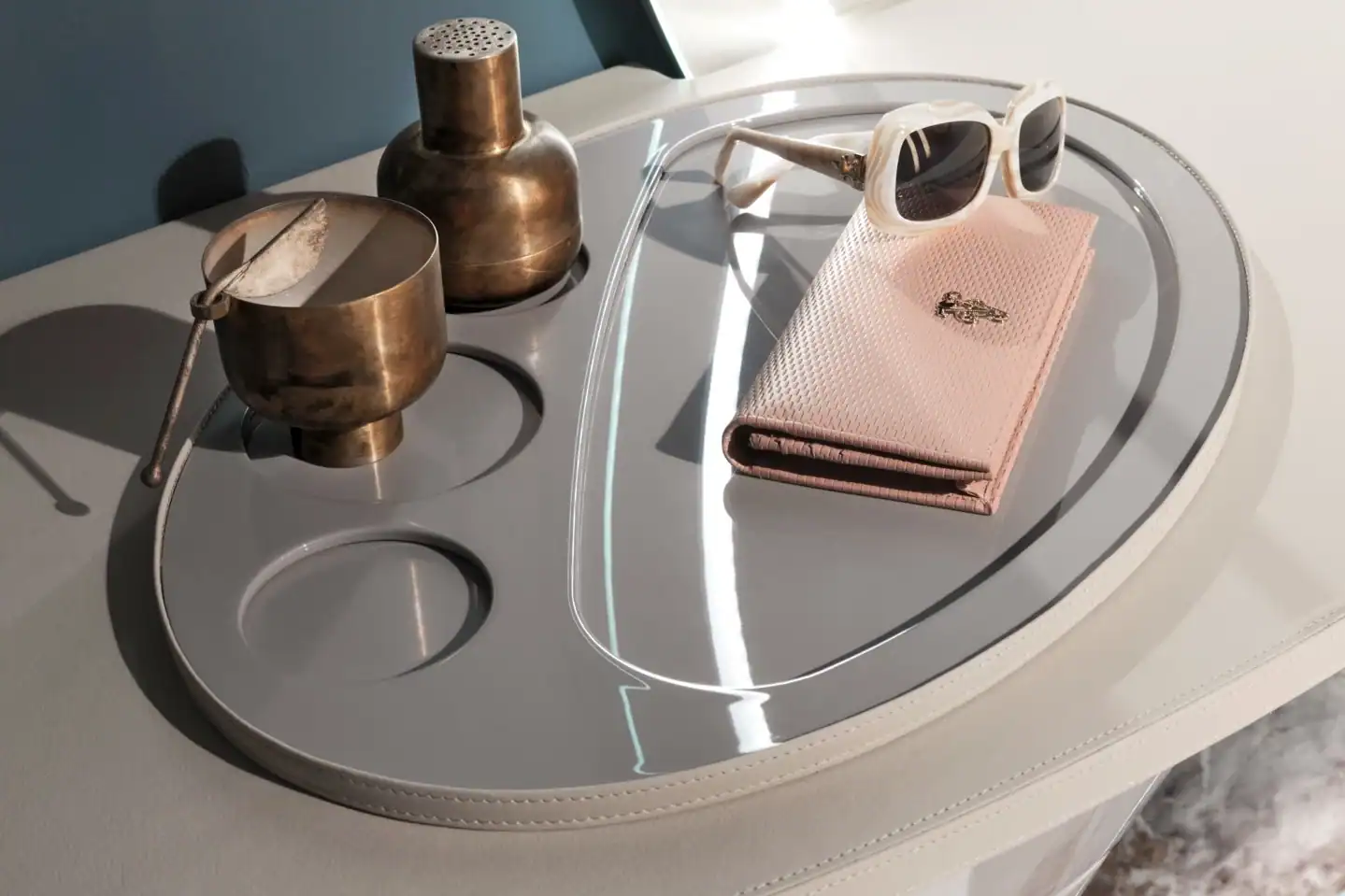 Jet Plane Vanity Tables in Grey Lacquered Wood Features 4