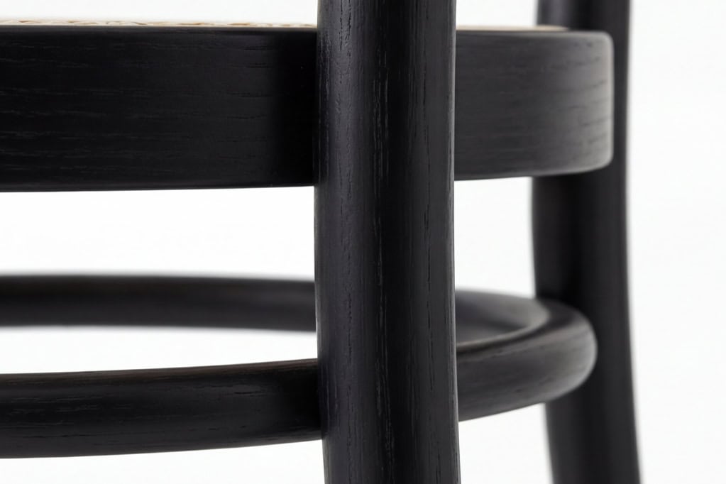 PK15 Armchair Detail 4